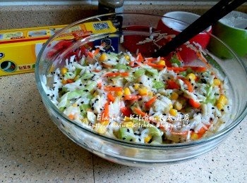 step6: 10分鐘後加入黑芝麻再拌勻 , 放入冰箱冷藏1小時