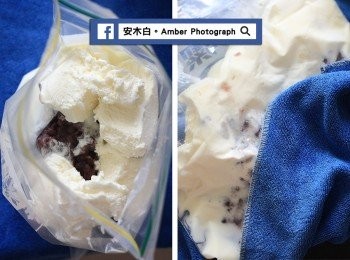 step2: 將無糖優格、紅豆泥、香草冰淇淋，放入密封袋中(左圖)。用乾淨的毛巾，包裹著密封袋擠壓、混合均勻即可倒入杯子中(右圖)。