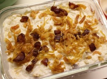 step10: 倒入己抹油容器內, 鋪上先前留起的材料蒸50分鐘, 插入牙簽無黏上粉漿就熟架喇