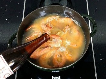 step9: 喜歡酒味濃郁的酒香,米酒可以多放,可依個人喜好添加水量做調整。