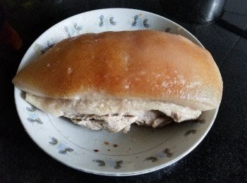 step4: 將煲好的五花腩取出