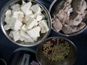 step4: 赤小豆和扁豆洗淨、略浸清水再瀝水備用