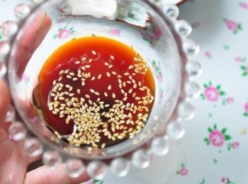 step3: 醬汁簡單就好~ 香菇素蠔油+香油+芝麻