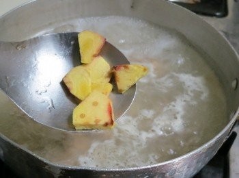 step4: 排骨快軟爛的時後下南薑