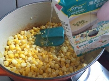 step7: 再加入雞湯中火加熱