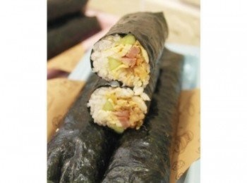 step12: 一口大力咬下~~~ 裏頭的麻油香氣絕對會讓人喜歡&gt;///