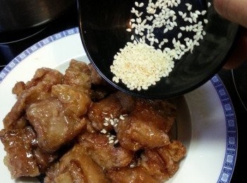 step8: 灑上適量炒香的芝麻即可上碟