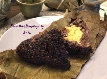 step9: 紫米咀嚼起來脆脆的，加上甜度適中的紅豆地瓜泥，很好吃！