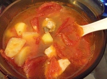 step5: 最後放入少許鹽，白胡椒，調下味即可。