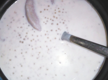 step7: 最後倒入椰漿，攪拌一下，即可關火，美味的椰汁芋頭西米露就做好了。