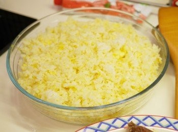 step1: 先將飯炒好備用