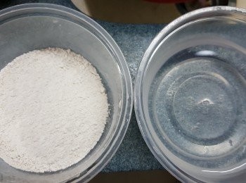 step6: 馬蹄粉42g用食用開水120g拌勻待用打芡(羹湯類必須用馬蹄粉打芡才不會[生水]即是容易變回水)