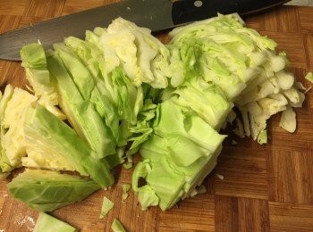 step1: 椰菜洗淨切絲