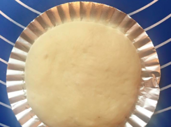 step6: 粉團分成六份，整造型。
先做好圓形粉團。