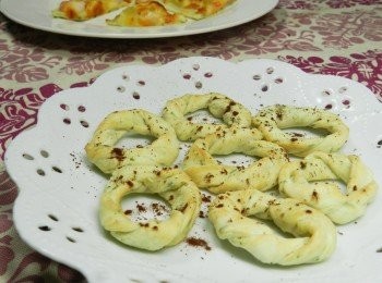 step12: 起鍋後可以撒上可可粉或是糖粉，脆脆的口感，越吃越好吃喔~