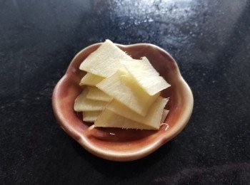 step2: 薑片