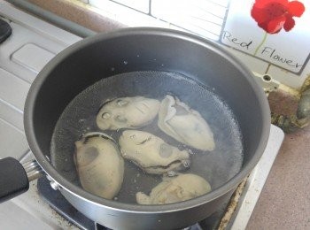 step2: -蠔拖水至9成熟，徹底抹乾水份備用