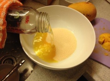 step2: 啫喱粉先用熱水攪溶