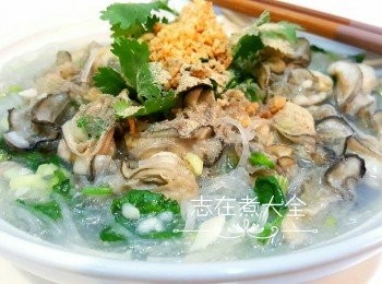 step5: 上碟後加點胡椒粉及炸蒜即可享用