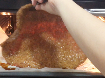 step6: 15分鐘後，將肉反轉,再放入焗爐焗15分鐘。