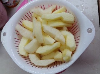 step2: 雪梨/蘋果切開去皮去心