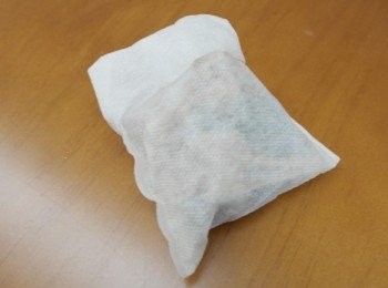 step3: 將香料放入小包包裡^^ 小包包也是附的喔~~是不是很方便呀!!!