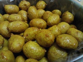 step9: 煮約 15 分鐘, 下點老抽拌勻, 再煮 5 分鐘關火 (別開鑊蓋), 放到鑊溫回降到手碰是溫暖的, 完成