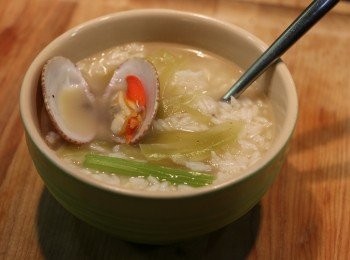 step12: 煮好的胡椒酸菜花甲湯，用來泡飯吃也非常美味。