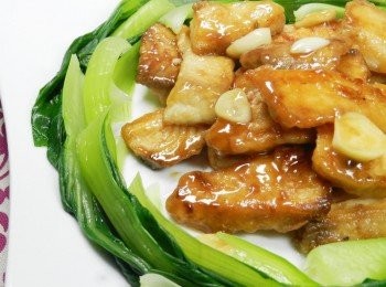 step5: <span class="group_2">調味</span>料可改為2大匙蕃茄醬、1小匙糖，1小匙醋，勾芡後就變糖醋口味喔！