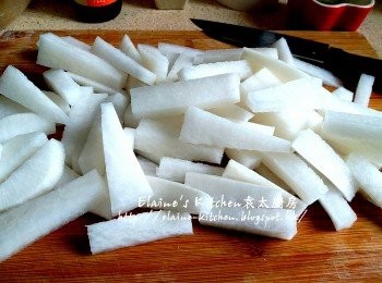 step2: 白蘿蔔去皮切條