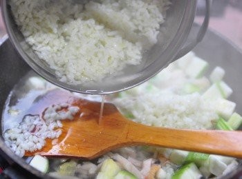 step5: 再加入綠彩米及適量的水分滾煮