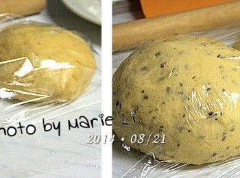 step4: 把麵糰揉圓，蓋上保鮮膜或擰乾的濕布
靜置一個小時讓麵糰發酵

一個小時之後麵糰會脹大近一倍
就可以開始來整型了‧‧‧