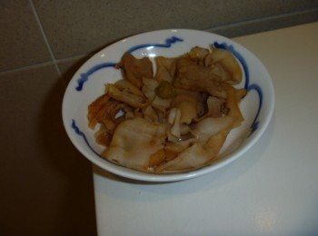 step3: 加入醬油拌勻,配哇沙米即可.