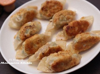 step4: 4.慢火煎熟。