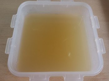 step4: 放涼後，放入雪櫃冷藏成啫喱狀備用。