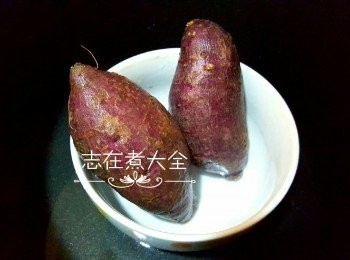 step1: 蕃薯連皮蒸15分鐘，去皮切粒備用