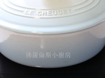 step4: 湯滾後轉中小火煲二小時