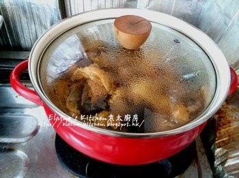 step12: 將全部材料連汁料放入另一煲內 , 蓋上蓋焗至食前再番熱