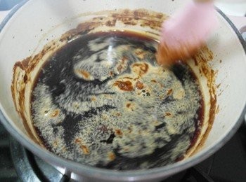 step3: 倒入一杯水後攪拌一下!!!