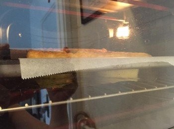 step4: 黃金大豆魚柳
做法：
大豆魚柳解凍，烤箱預熱220度，烘烤約15分鐘即可。