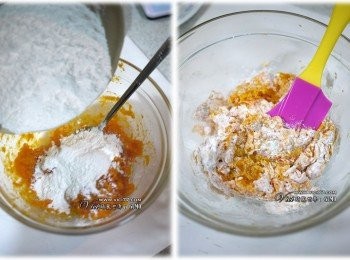 step2: 2 趁熱加入糖後，壓成泥。3 接著先放入1/2糯米粉揉成麵團，接著視情況少量 少量加入直到不黏手即可