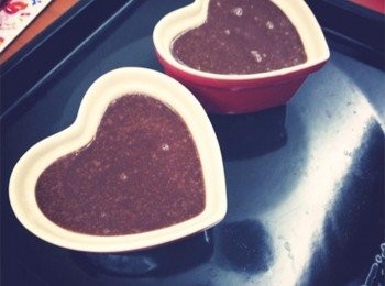 step7: 混合均勻後倒入容器八分滿^^ 放進預熱180度烤箱烤約10-12分!!