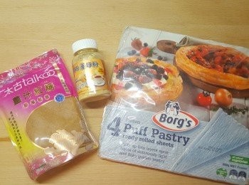 step1: 先將即用酥皮回溫5分鐘，備用。
