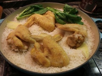 step7: 加蓋，繼續用小火煮約12-15分鐘至水份完全收乾。（中途我加入了菜芯）