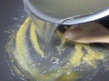 step9: 加入雞湯煮滾