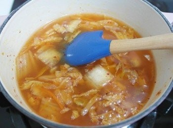 step3: 接著倒入高湯煮滾^^