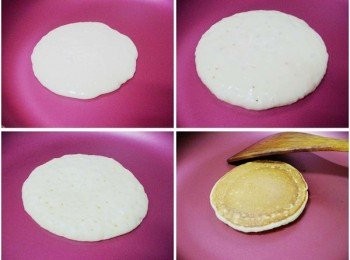 step4: 不沾平底鍋完全不放油ˊ小火加熱ˊ
 用大湯匙舀一大匙量ˊ擺入鍋裡ˊ 
當麵糊面開始出現越來越多小浮泡ˊ即可翻面。