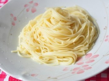 step2: 將義大利麵滾煮撈起