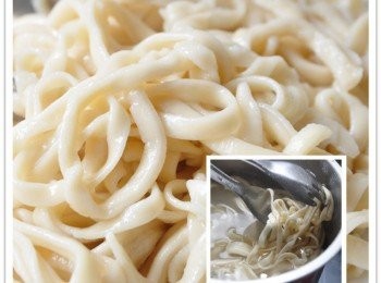 step9: 準備滾水煮麵，煮好的麵撈起拌些橄欖油備用(避免冷卻後黏在一起)~