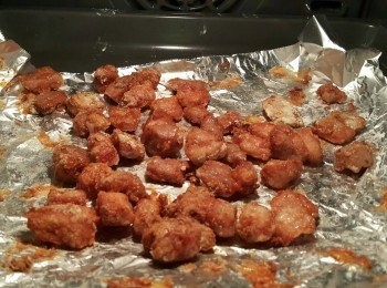 step2: 較烤(grill) 230度預熱焗爐，把腩排放上鍚紙，待一面金黄反轉，約10-12分鐘,很容易呢！腩排外脆內軟，南乳質素非常好